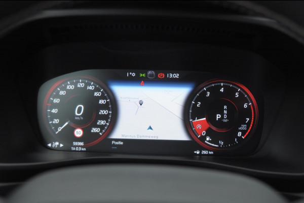 Volvo XC40 T3 163PK Automaat R-Design Adaptieve cruise control / Leder met alcantara bekleding / Parkeersensoren met camera / Trekhaak / stoel - en stuurverwarming / Apple carplay