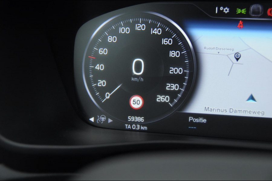 Volvo XC40 T3 163PK Automaat R-Design Adaptieve cruise control / Leder met alcantara bekleding / Parkeersensoren met camera / Trekhaak / stoel - en stuurverwarming / Apple carplay