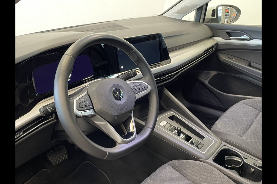 Volkswagen Golf 1.0 eTSI Life DSG Panoramadak Adaptive-Cruise