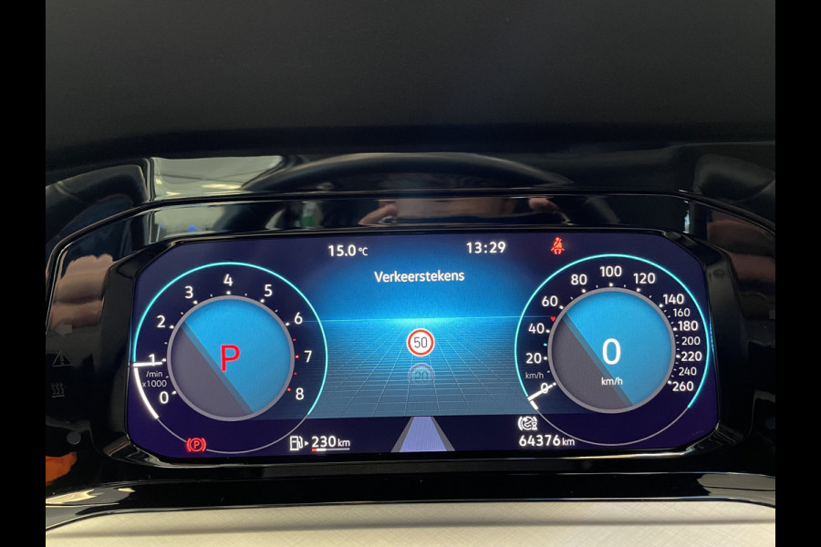 Volkswagen Golf 1.0 eTSI Life DSG Panoramadak Adaptive-Cruise