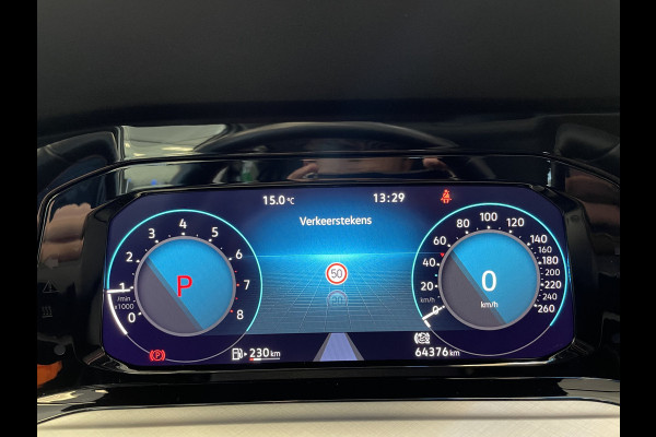 Volkswagen Golf 1.0 eTSI Life DSG Panoramadak Adaptive-Cruise