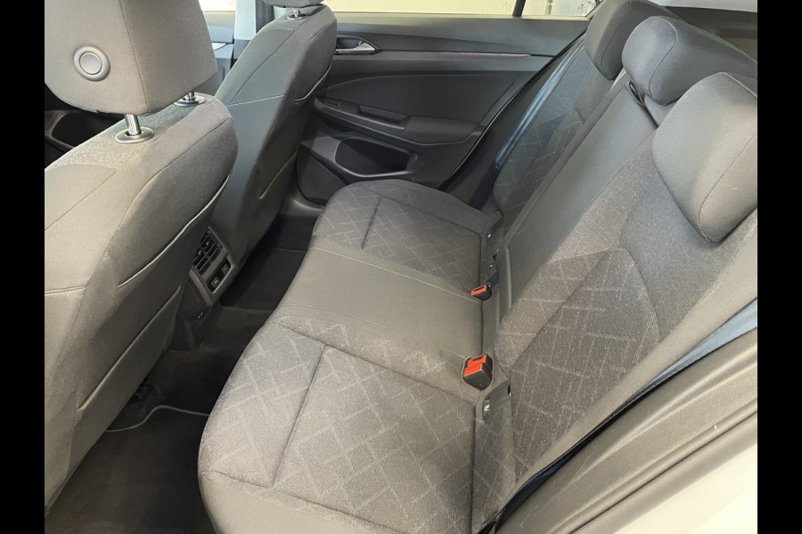 Volkswagen Golf 1.0 eTSI Life DSG Panoramadak Adaptive-Cruise