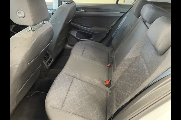 Volkswagen Golf 1.0 eTSI Life DSG Panoramadak Adaptive-Cruise