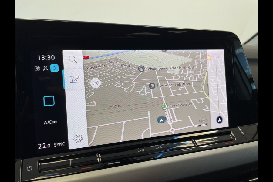 Volkswagen Golf 1.0 eTSI Life DSG Panoramadak Adaptive-Cruise