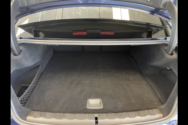 BMW 3-serie 320e High Executive M-sport Full-led VCP Navigatie 19"LM 24 maanden garantie mogelijk (*vraag naar de voorwaarden)