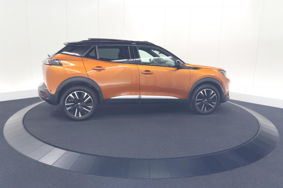 Peugeot 2008 PureTech 130 GT | Panoramadak | Adaptieve Cruise Control | Camera | Stoelverwarming