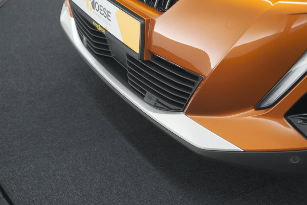 Peugeot 2008 PureTech 130 GT | Panoramadak | Adaptieve Cruise Control | Camera | Stoelverwarming