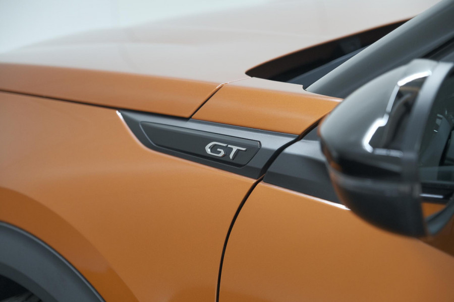 Peugeot 2008 PureTech 130 GT | Panoramadak | Adaptieve Cruise Control | Camera | Stoelverwarming