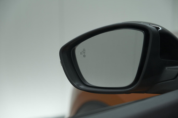 Peugeot 2008 PureTech 130 GT | Panoramadak | Adaptieve Cruise Control | Camera | Stoelverwarming