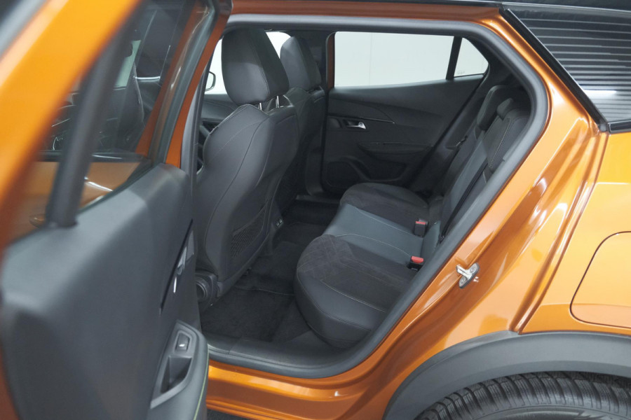 Peugeot 2008 PureTech 130 GT | Panoramadak | Adaptieve Cruise Control | Camera | Stoelverwarming