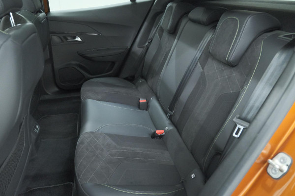 Peugeot 2008 PureTech 130 GT | Panoramadak | Adaptieve Cruise Control | Camera | Stoelverwarming