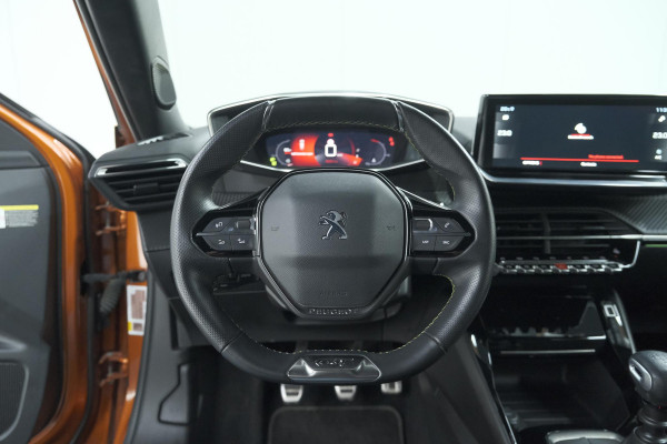 Peugeot 2008 PureTech 130 GT | Panoramadak | Adaptieve Cruise Control | Camera | Stoelverwarming