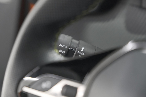 Peugeot 2008 PureTech 130 GT | Panoramadak | Adaptieve Cruise Control | Camera | Stoelverwarming