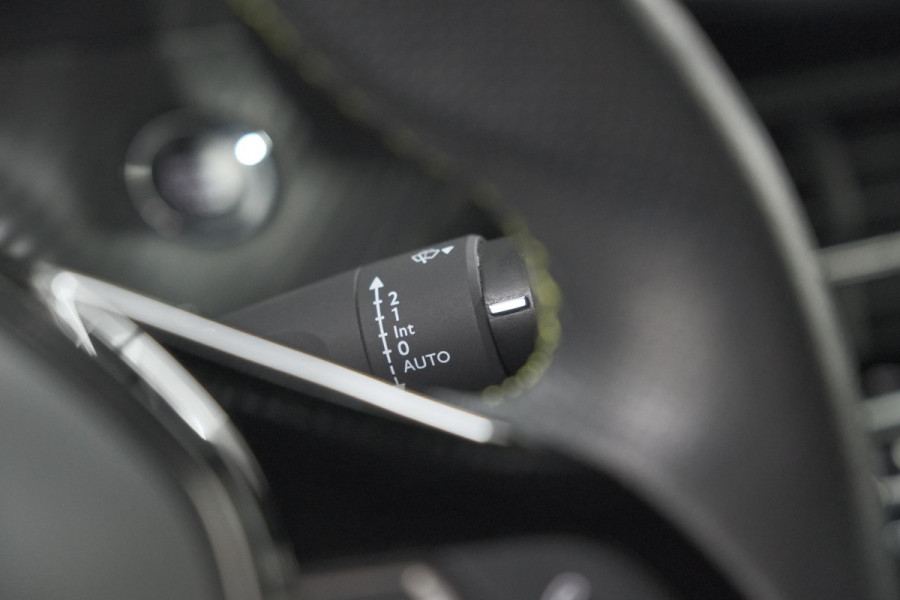 Peugeot 2008 PureTech 130 GT | Panoramadak | Adaptieve Cruise Control | Camera | Stoelverwarming