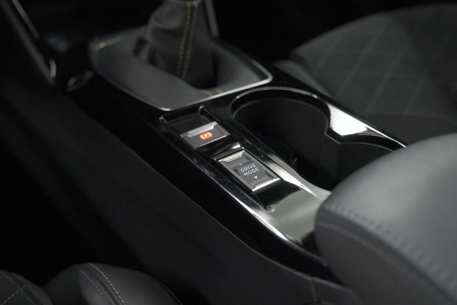 Peugeot 2008 PureTech 130 GT | Panoramadak | Adaptieve Cruise Control | Camera | Stoelverwarming