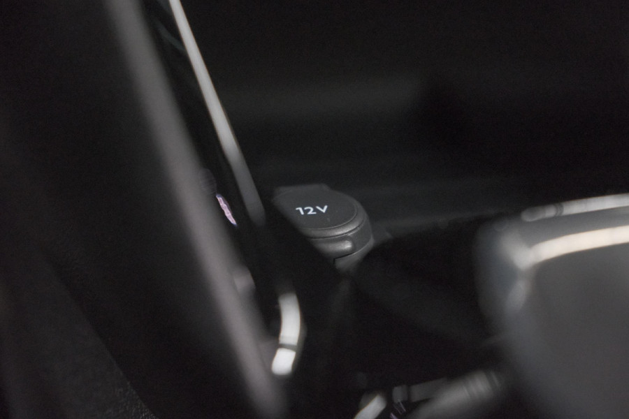 Peugeot 2008 PureTech 130 GT | Panoramadak | Adaptieve Cruise Control | Camera | Stoelverwarming