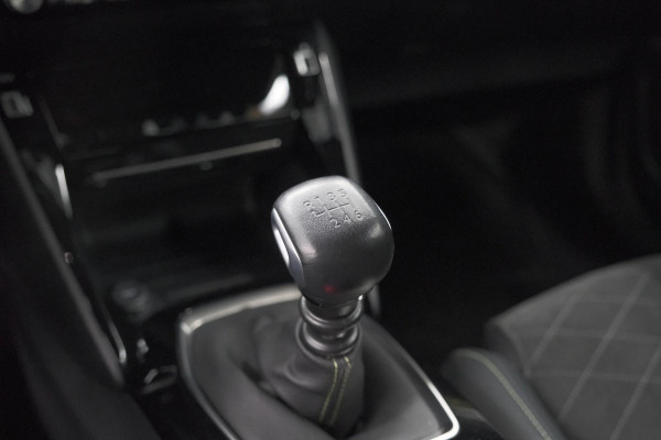 Peugeot 2008 PureTech 130 GT | Panoramadak | Adaptieve Cruise Control | Camera | Stoelverwarming