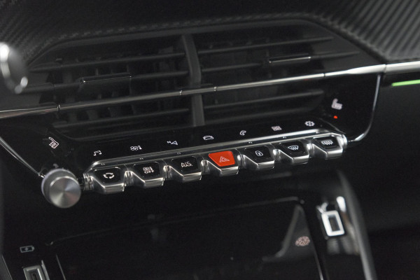Peugeot 2008 PureTech 130 GT | Panoramadak | Adaptieve Cruise Control | Camera | Stoelverwarming