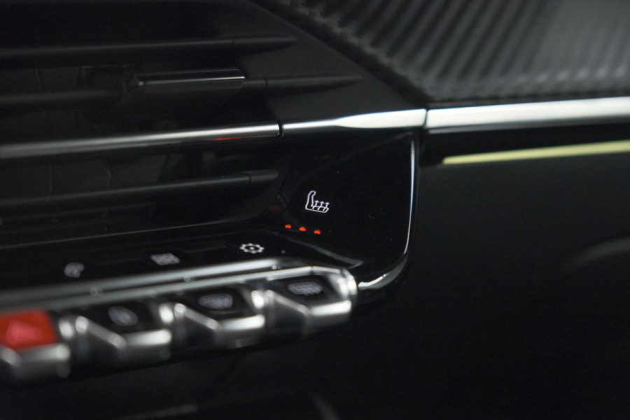 Peugeot 2008 PureTech 130 GT | Panoramadak | Adaptieve Cruise Control | Camera | Stoelverwarming