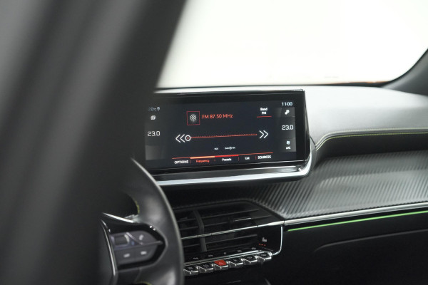 Peugeot 2008 PureTech 130 GT | Panoramadak | Adaptieve Cruise Control | Camera | Stoelverwarming