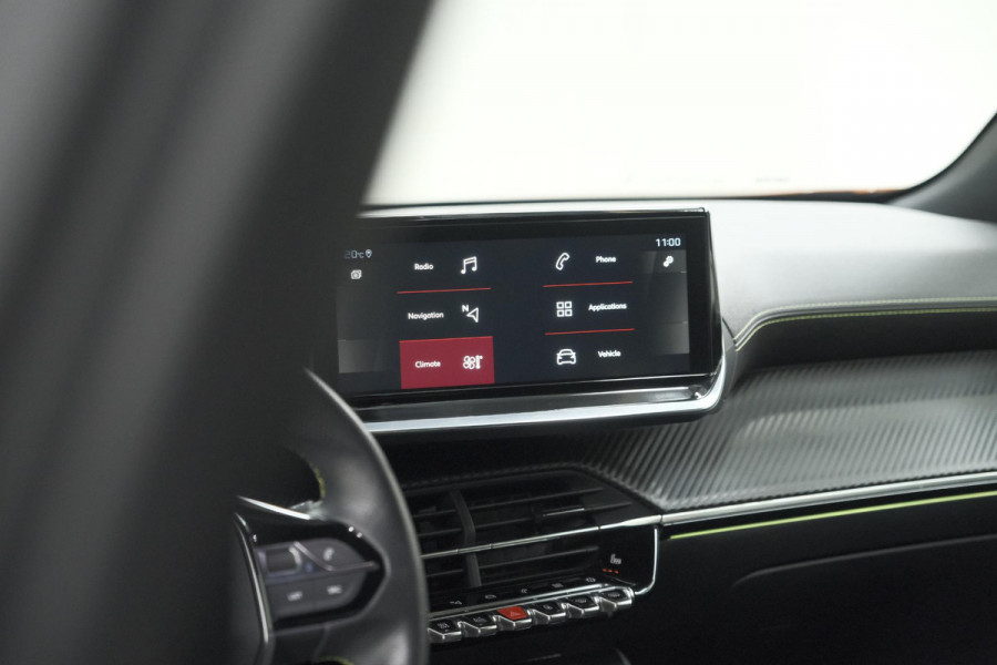 Peugeot 2008 PureTech 130 GT | Panoramadak | Adaptieve Cruise Control | Camera | Stoelverwarming