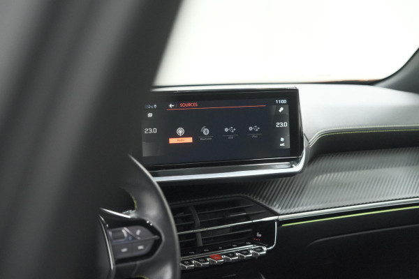 Peugeot 2008 PureTech 130 GT | Panoramadak | Adaptieve Cruise Control | Camera | Stoelverwarming