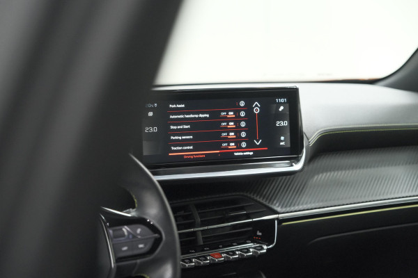 Peugeot 2008 PureTech 130 GT | Panoramadak | Adaptieve Cruise Control | Camera | Stoelverwarming
