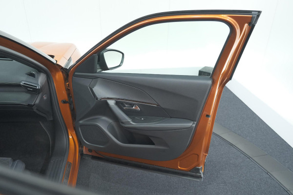 Peugeot 2008 PureTech 130 GT | Panoramadak | Adaptieve Cruise Control | Camera | Stoelverwarming