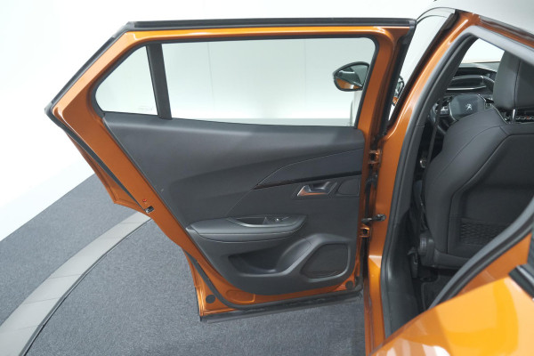 Peugeot 2008 PureTech 130 GT | Panoramadak | Adaptieve Cruise Control | Camera | Stoelverwarming