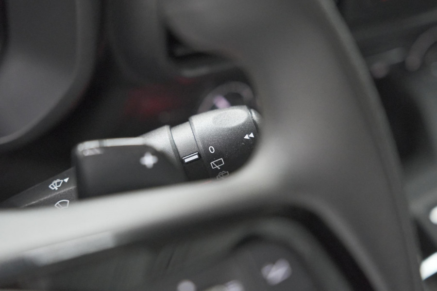 Citroën E-Berlingo 136 L1 50 kWh | Camera | Laadruimte-pakket | Dodehoekdetectie | Navigatie | 3 Zitplaatsen