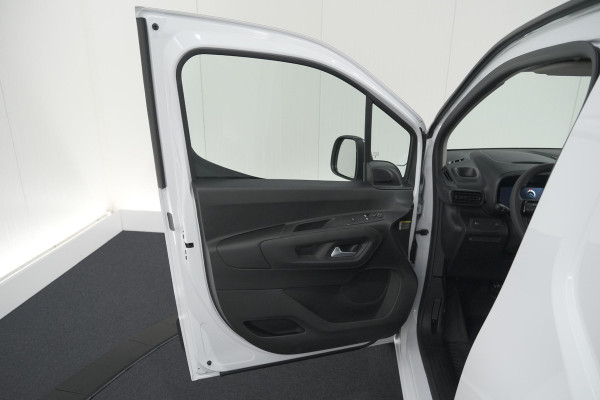 Citroën E-Berlingo 136 L1 50 kWh | Camera | Laadruimte-pakket | Dodehoekdetectie | Navigatie | 3 Zitplaatsen