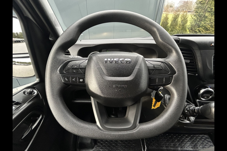 Iveco Daily 35S14V 2.3 136 PK / L2H2 / 270 A DEUREN / 3.5T TREKHAAK / 45.331 KM !! / AIRCO / BLUETOOTH