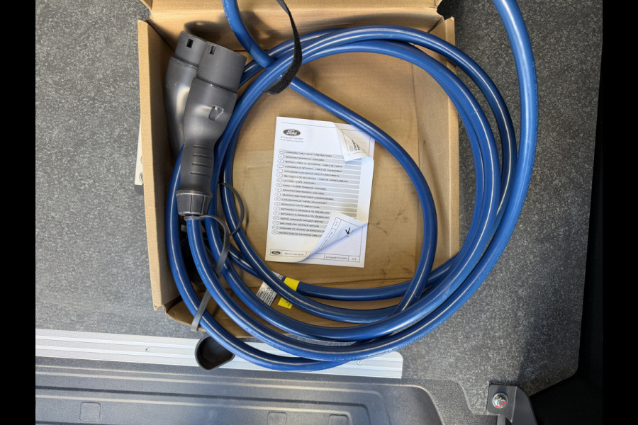 Ford E-Transit Cust. 320 L2H1 Sport 218PK 65 kWh CarPlay/stoelverwarming/navi/camera