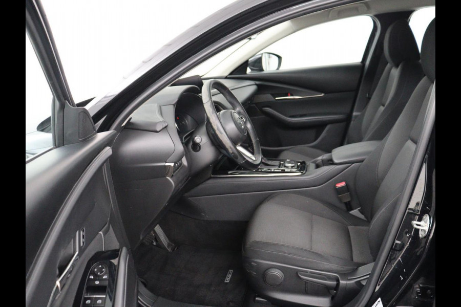 Mazda CX-30 2.0 e-SkyActiv-X M Hybrid Comfort | Stoelverwarming | Head-Up | Camera | Carplay | Adaptive cruise | Navigatie | Stuurverwarming | 18'' | Keyless | Full LED | Climate control