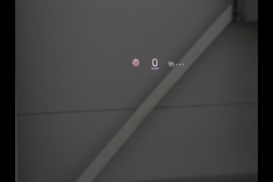 Mazda CX-30 2.0 e-SkyActiv-X M Hybrid Comfort | Stoelverwarming | Head-Up | Camera | Carplay | Adaptive cruise | Navigatie | Stuurverwarming | 18'' | Keyless | Full LED | Climate control