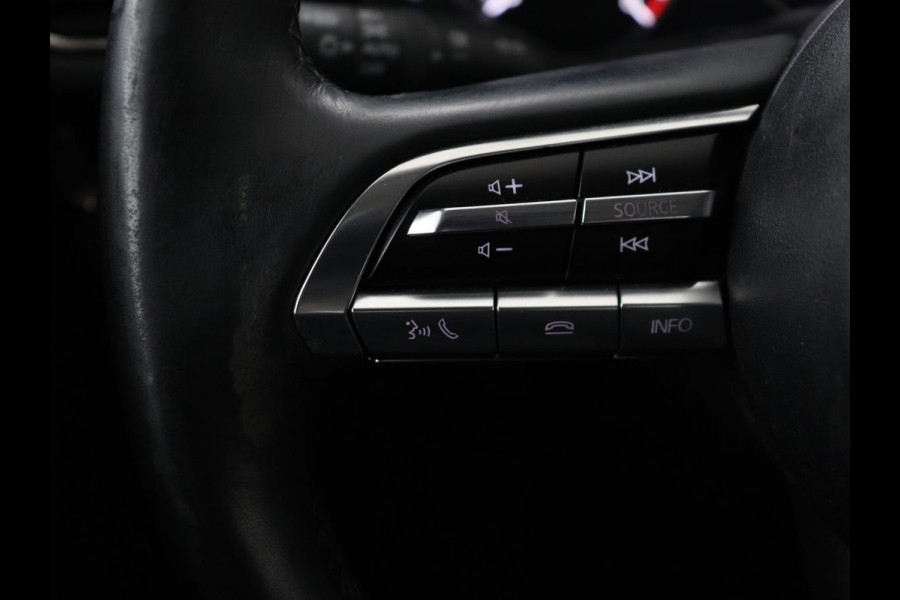 Mazda CX-30 2.0 e-SkyActiv-X M Hybrid Comfort | Stoelverwarming | Head-Up | Camera | Carplay | Adaptive cruise | Navigatie | Stuurverwarming | 18'' | Keyless | Full LED | Climate control