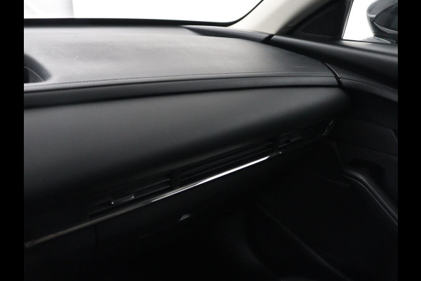 Mazda CX-30 2.0 e-SkyActiv-X M Hybrid Comfort | Stoelverwarming | Head-Up | Camera | Carplay | Adaptive cruise | Navigatie | Stuurverwarming | 18'' | Keyless | Full LED | Climate control