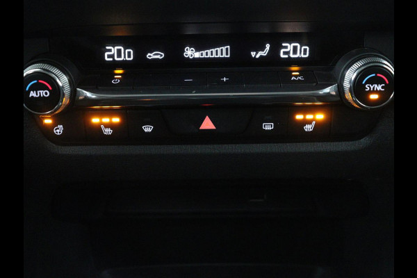 Mazda CX-30 2.0 e-SkyActiv-X M Hybrid Comfort | Stoelverwarming | Head-Up | Camera | Carplay | Adaptive cruise | Navigatie | Stuurverwarming | 18'' | Keyless | Full LED | Climate control