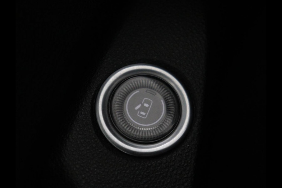 Fiat 500E Icon 42 kWh | 3 Fase | Stoelverwarming | Camera | Carplay | Navigatie | Full LED | Climate control | Cruise control | Bluetooth