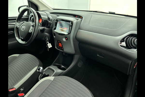 Toyota Aygo 1.0 VVT-i x-joy Automaat | Climate Control |  Apple Carplay/Android Auto | Navigatie | Camera achter | Cruise Control | 15"LM Velgen