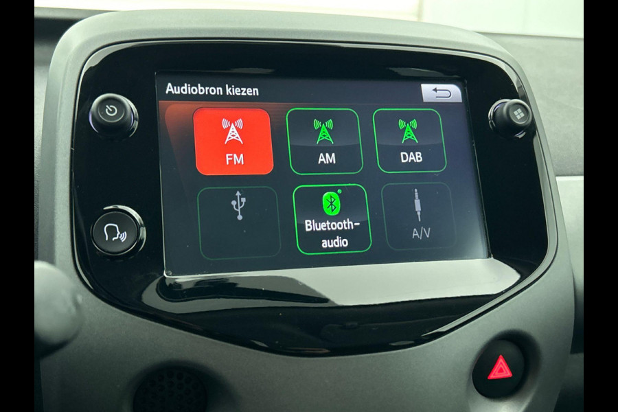 Toyota Aygo 1.0 VVT-i x-joy Automaat | Climate Control |  Apple Carplay/Android Auto | Navigatie | Camera achter | Cruise Control | 15"LM Velgen