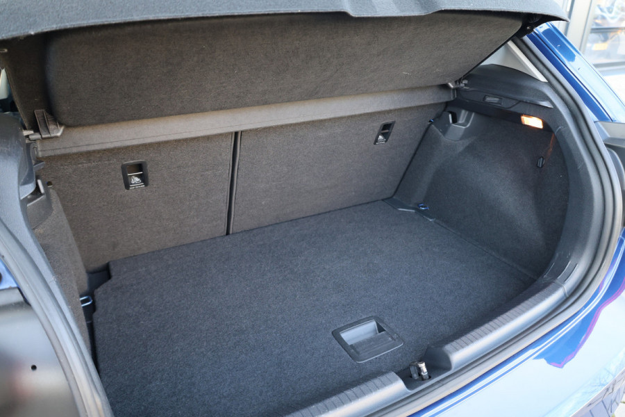 Volkswagen Polo 1.0 TSI Life | NAP! | DIGITAL | PDC VOOR & ACHTER | CARPLAY |