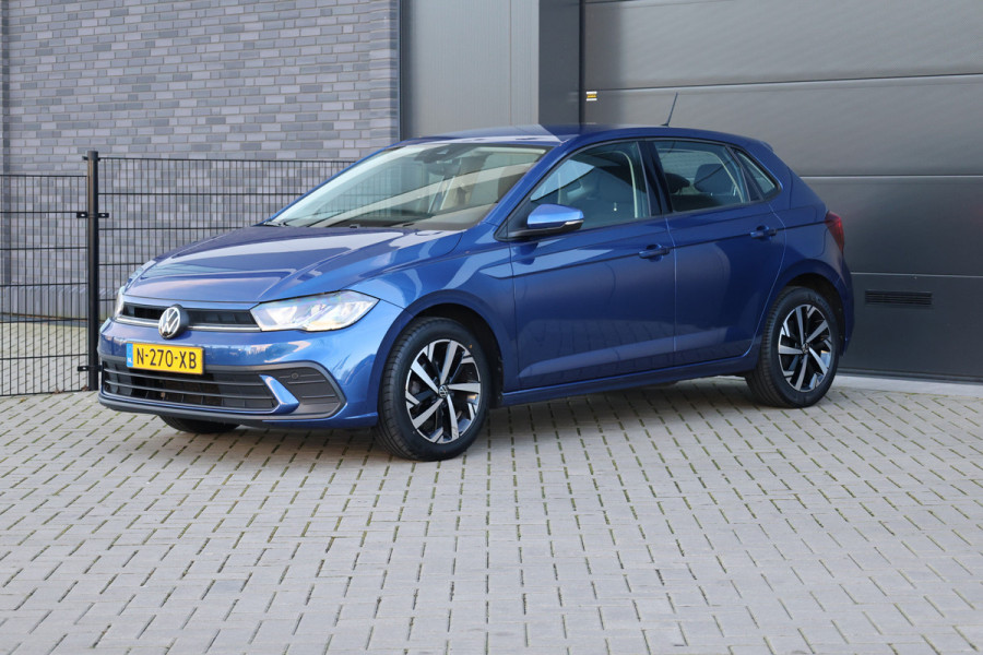 Volkswagen Polo 1.0 TSI Life | NAP! | DIGITAL | PDC VOOR & ACHTER | CARPLAY |