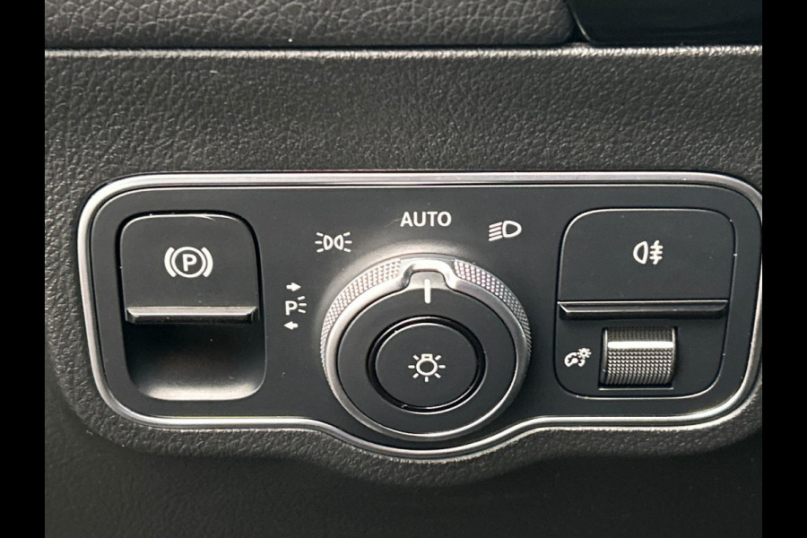 Mercedes-Benz EQA 250 Business Solution AMG | Pano/Dak | Adaptieve/Cruise | Rondomzicht/Camera | LED | Origineel NL