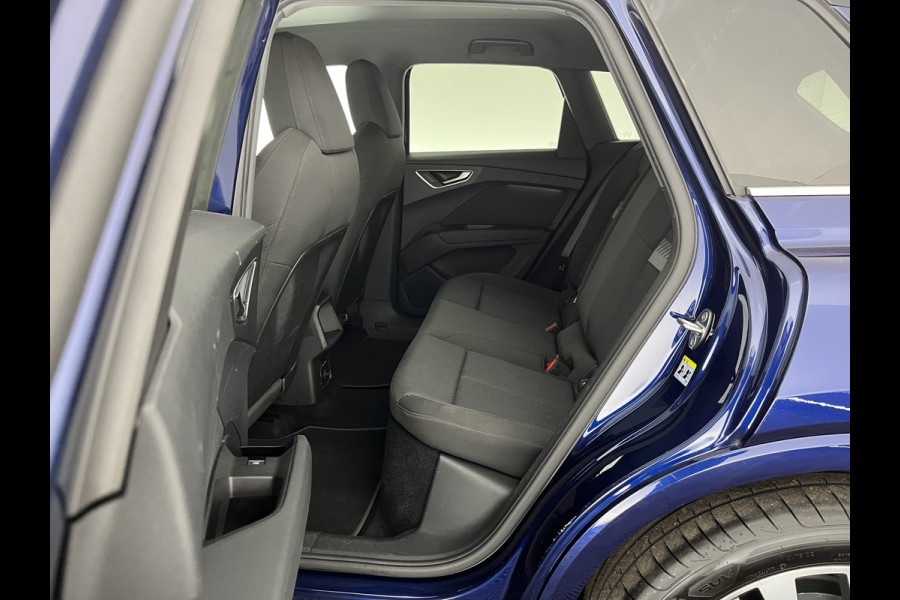 Audi Q4 e-tron 40 Advanced Edition 77 kWh [ 3-Fase-11kW ] {SOH-92%} (INCL-BTW) Aut.*HEATPUMP | NAVI-FULLMAP | MATRIX-LED | KEYLESS | AUDI-SOUND |  DIGI-COCKPIT | DAB | CARPLAY | HEATED-SPORTSEATS | PRIVACYGLASS | CRUISE | 19''ALU*