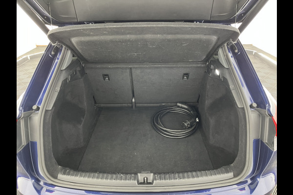 Audi Q4 e-tron 40 Advanced Edition 77 kWh [ 3-Fase-11kW ] {SOH-92%} (INCL-BTW) Aut.*HEATPUMP | NAVI-FULLMAP | MATRIX-LED | KEYLESS | AUDI-SOUND |  DIGI-COCKPIT | DAB | CARPLAY | HEATED-SPORTSEATS | PRIVACYGLASS | CRUISE | 19''ALU*