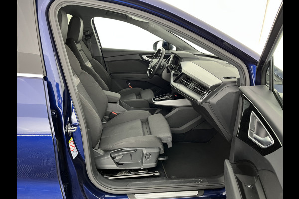 Audi Q4 e-tron 40 Advanced Edition 77 kWh [ 3-Fase-11kW ] {SOH-92%} (INCL-BTW) Aut.*HEATPUMP | NAVI-FULLMAP | MATRIX-LED | KEYLESS | AUDI-SOUND |  DIGI-COCKPIT | DAB | CARPLAY | HEATED-SPORTSEATS | PRIVACYGLASS | CRUISE | 19''ALU*