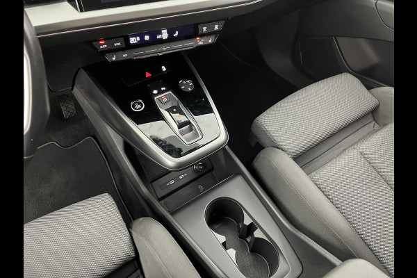 Audi Q4 e-tron 40 Advanced Edition 77 kWh [ 3-Fase-11kW ] {SOH-92%} (INCL-BTW) Aut.*HEATPUMP | NAVI-FULLMAP | MATRIX-LED | KEYLESS | AUDI-SOUND |  DIGI-COCKPIT | DAB | CARPLAY | HEATED-SPORTSEATS | PRIVACYGLASS | CRUISE | 19''ALU*