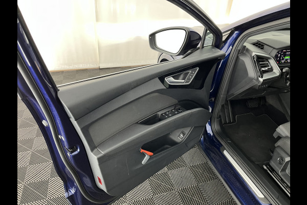 Audi Q4 e-tron 40 Advanced Edition 77 kWh [ 3-Fase-11kW ] {SOH-92%} (INCL-BTW) Aut.*HEATPUMP | NAVI-FULLMAP | MATRIX-LED | KEYLESS | AUDI-SOUND |  DIGI-COCKPIT | DAB | CARPLAY | HEATED-SPORTSEATS | PRIVACYGLASS | CRUISE | 19''ALU*