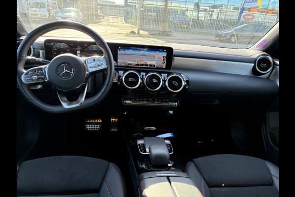 Mercedes-Benz CLA-Klasse Shooting Brake 180 d Business Solution AMG DAB Camera Stoelverwarming